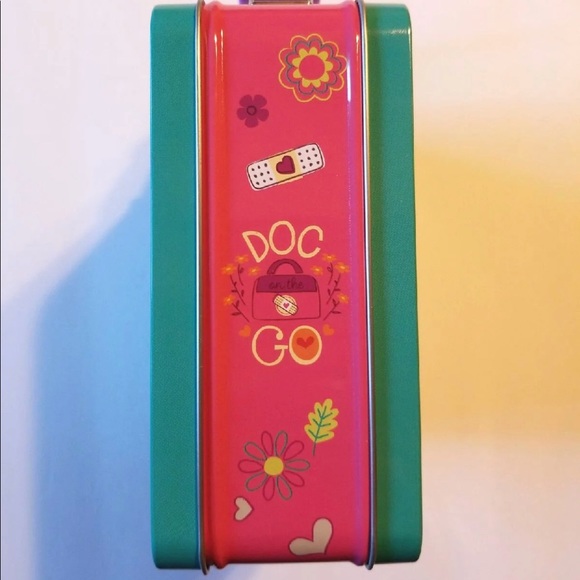 DOC MCSTUFFINS LUNCH TIN BOX - Picture 4 of 4